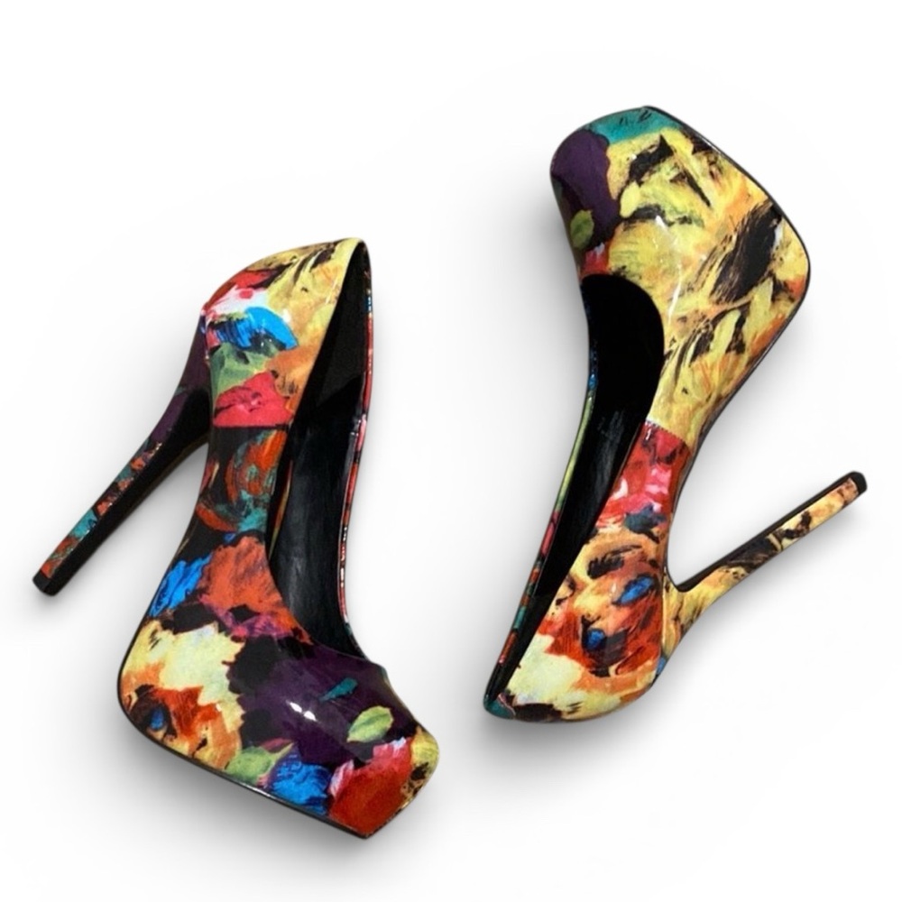 Steve Madden Nala Rainbow Floral Vegan Patent Leather Platform Pumps Heels Sz 6